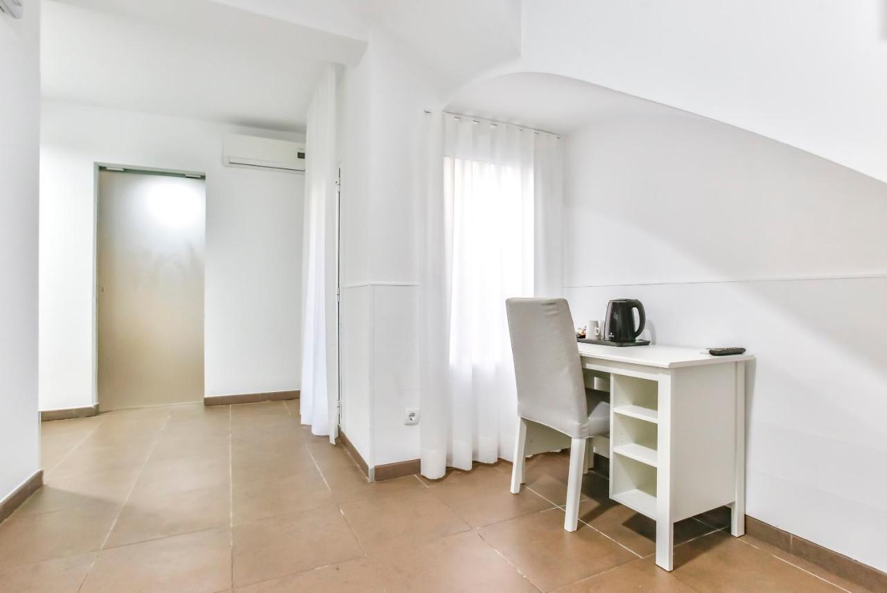 Laramond Barcelona Rooms ภายนอก รูปภาพ