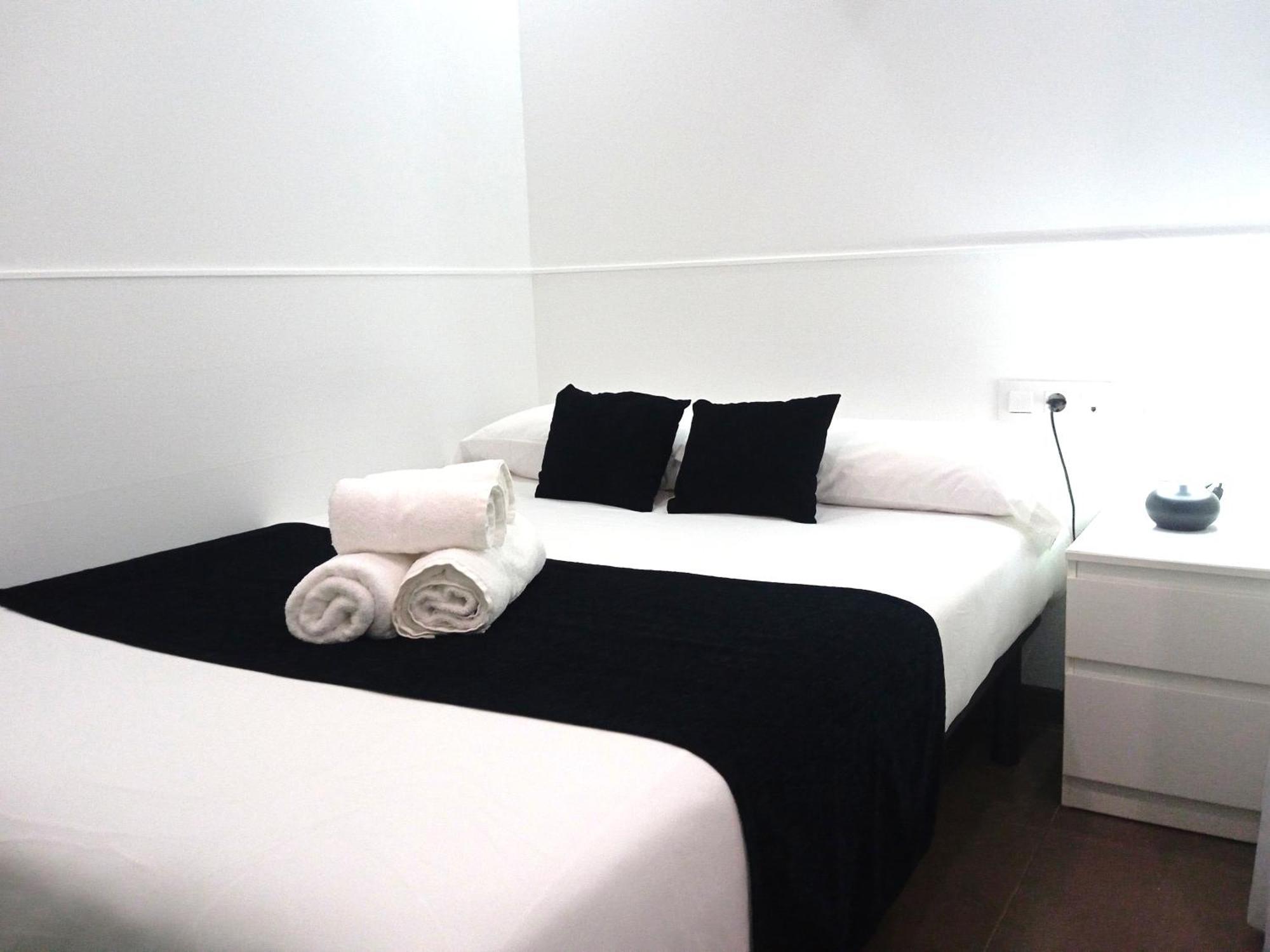 Laramond Barcelona Rooms ภายนอก รูปภาพ