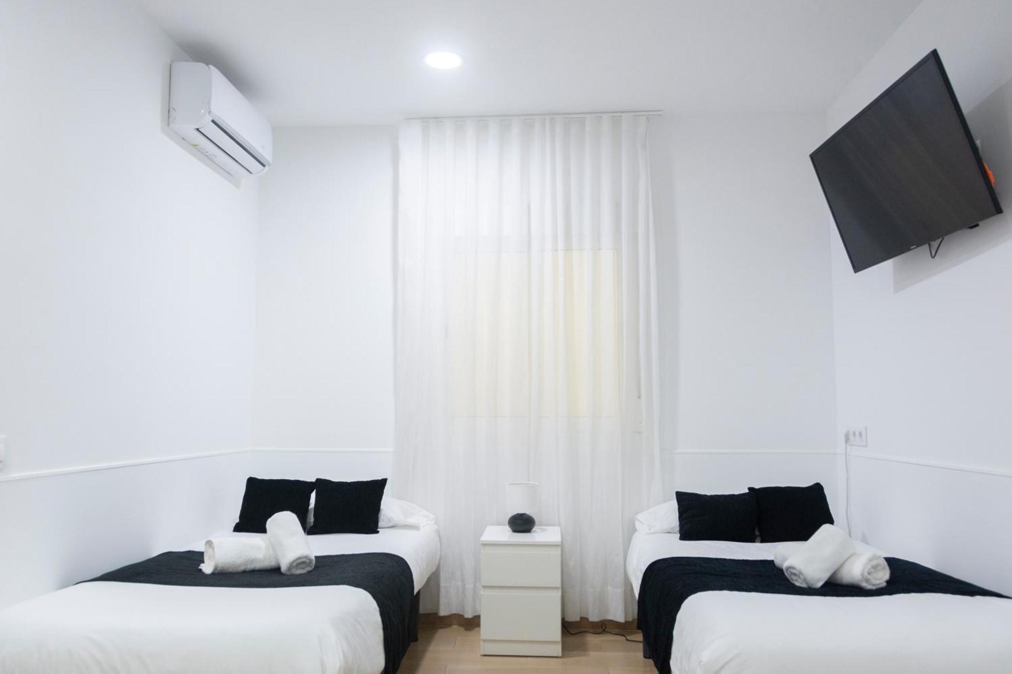 Laramond Barcelona Rooms ภายนอก รูปภาพ