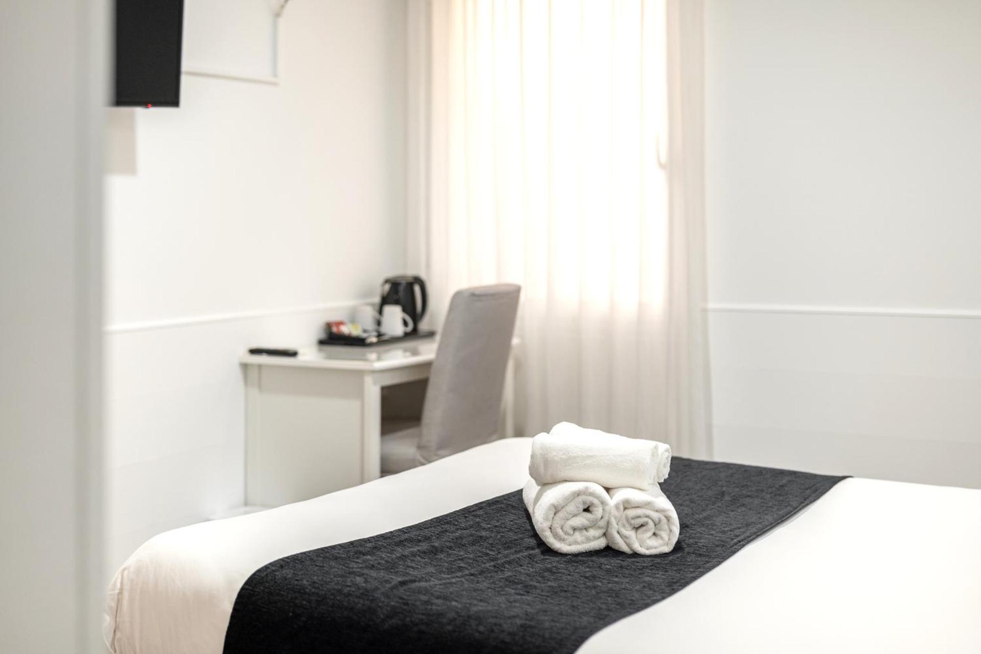 Laramond Barcelona Rooms ภายนอก รูปภาพ