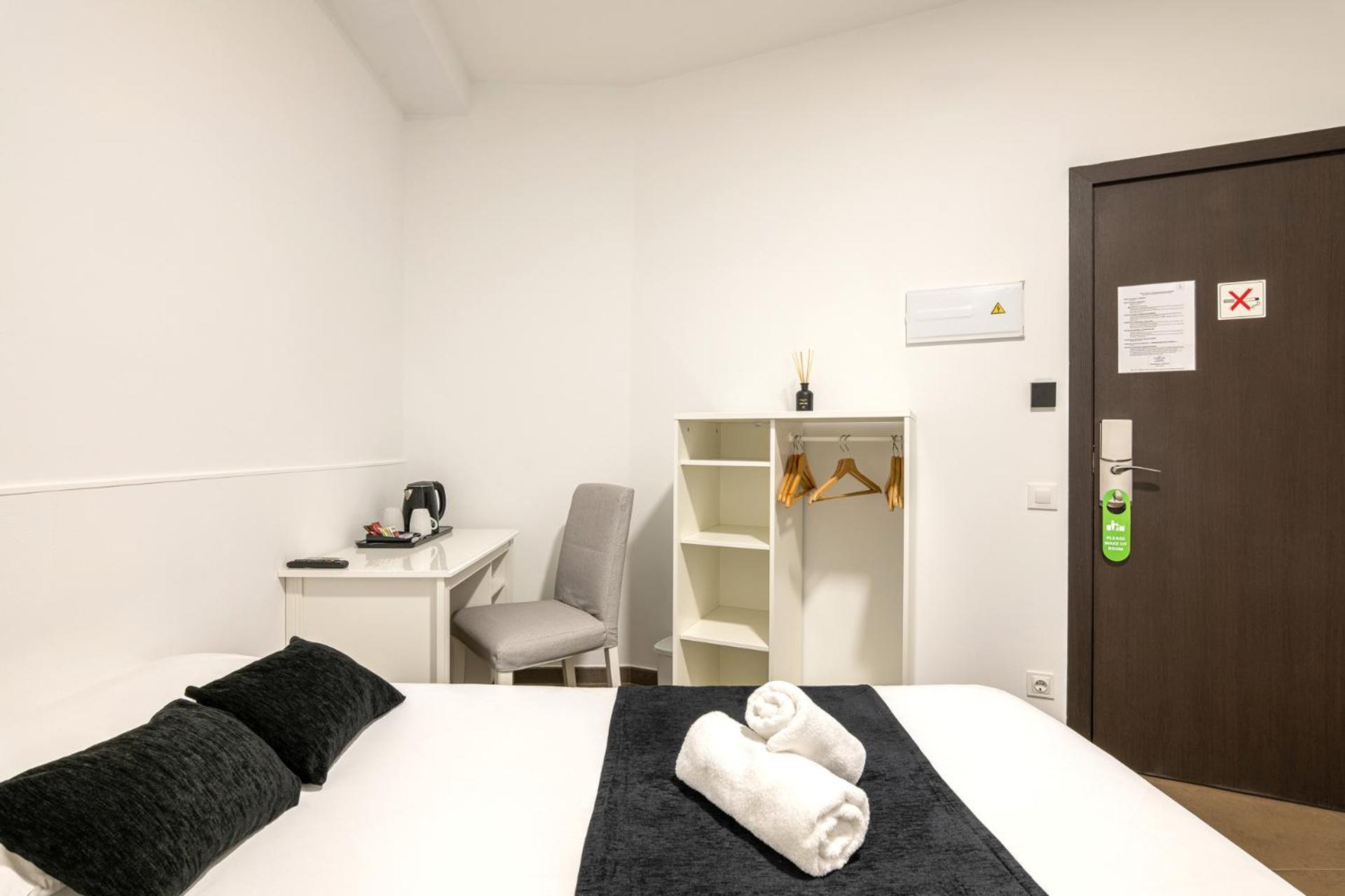 Laramond Barcelona Rooms ภายนอก รูปภาพ