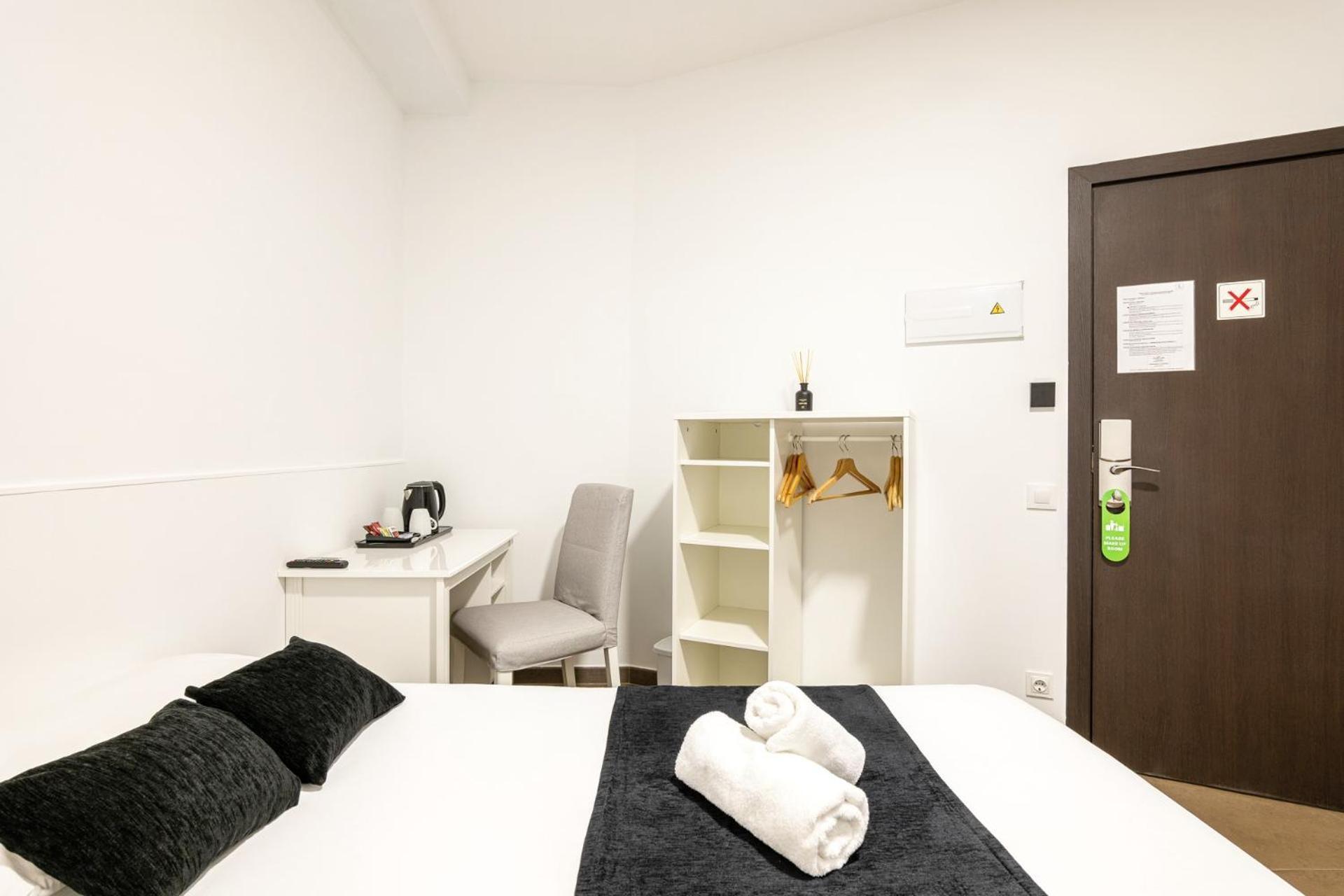 Laramond Barcelona Rooms ภายนอก รูปภาพ