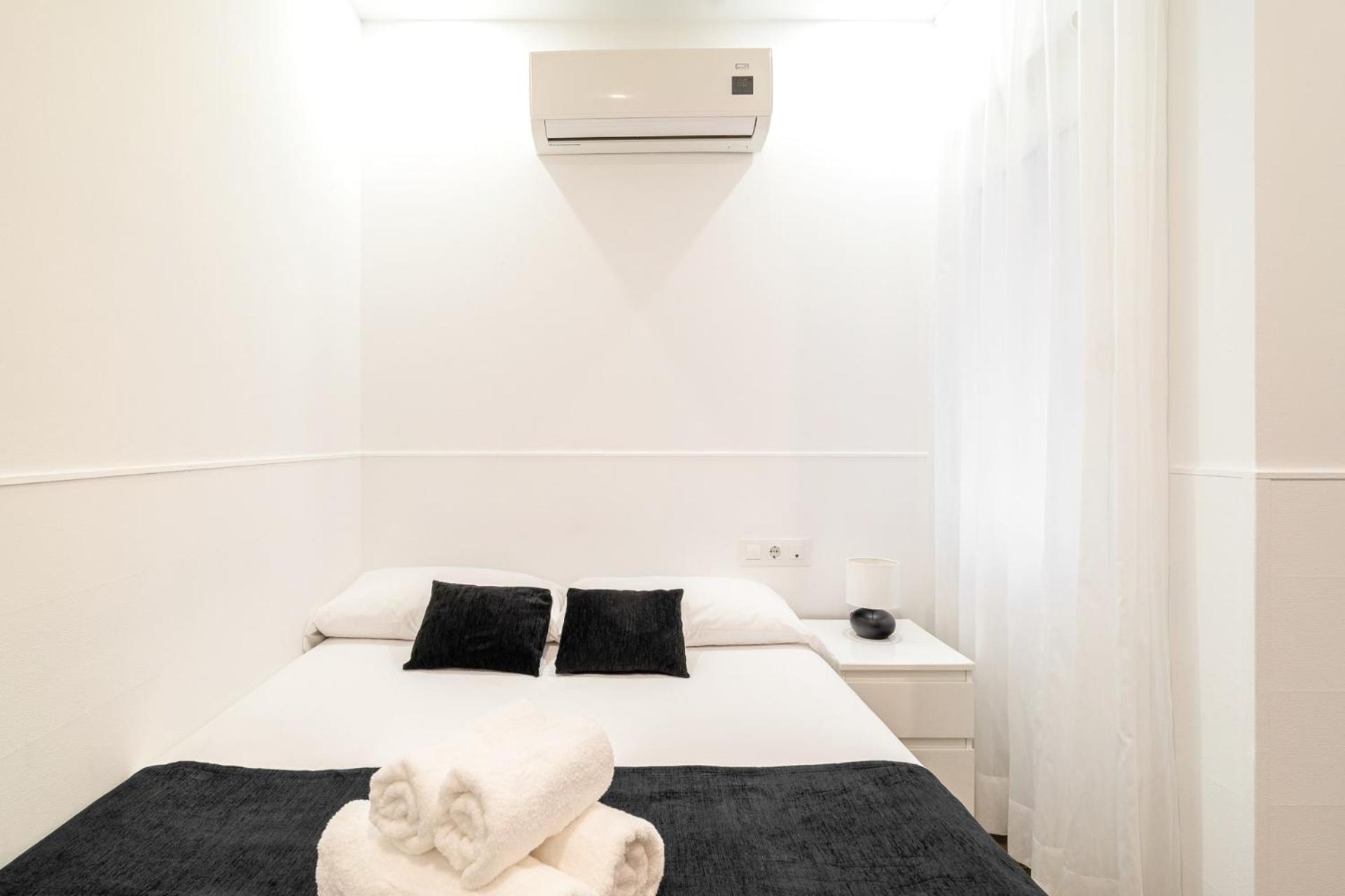 Laramond Barcelona Rooms ภายนอก รูปภาพ