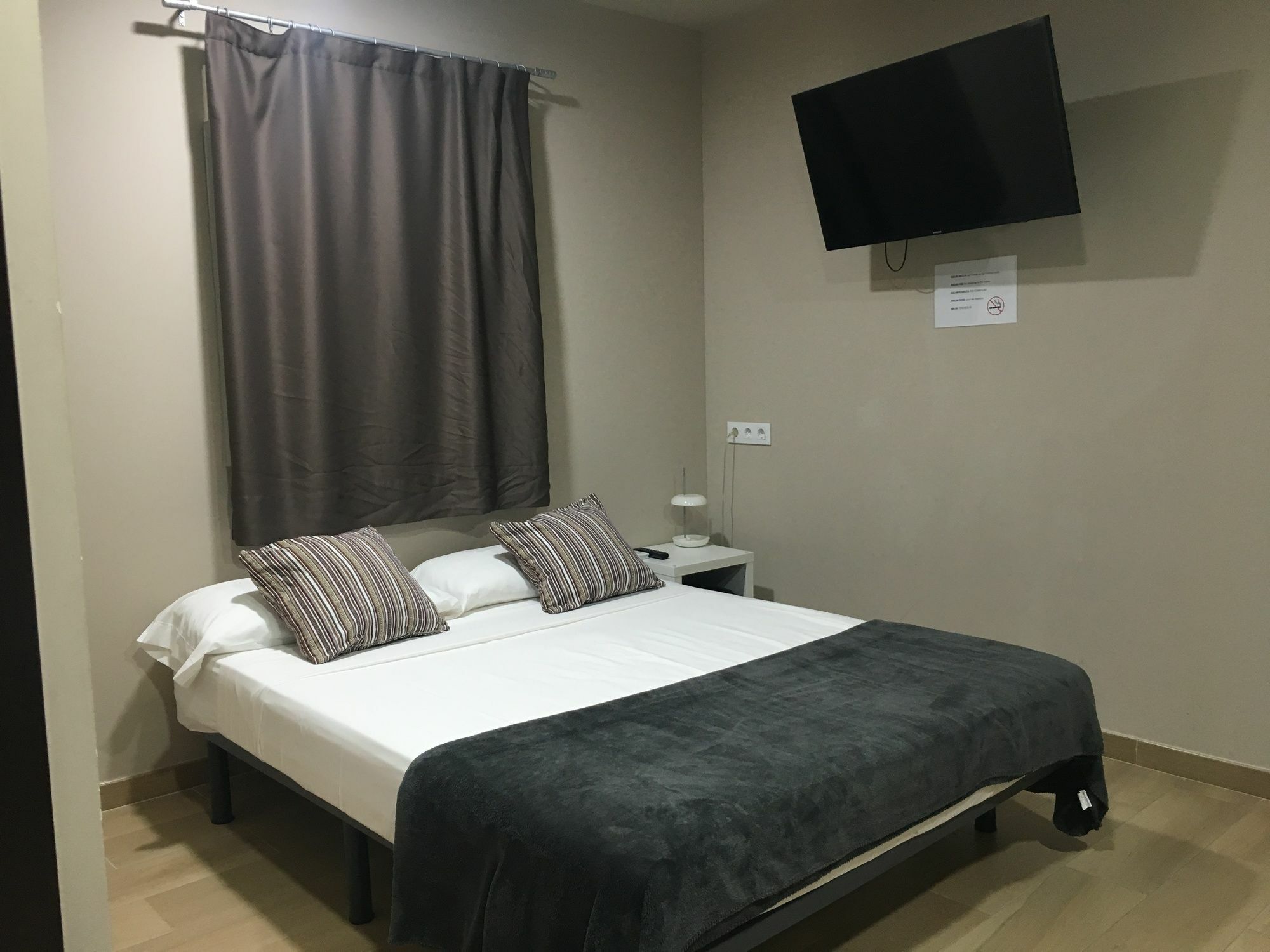 Laramond Barcelona Rooms ภายนอก รูปภาพ